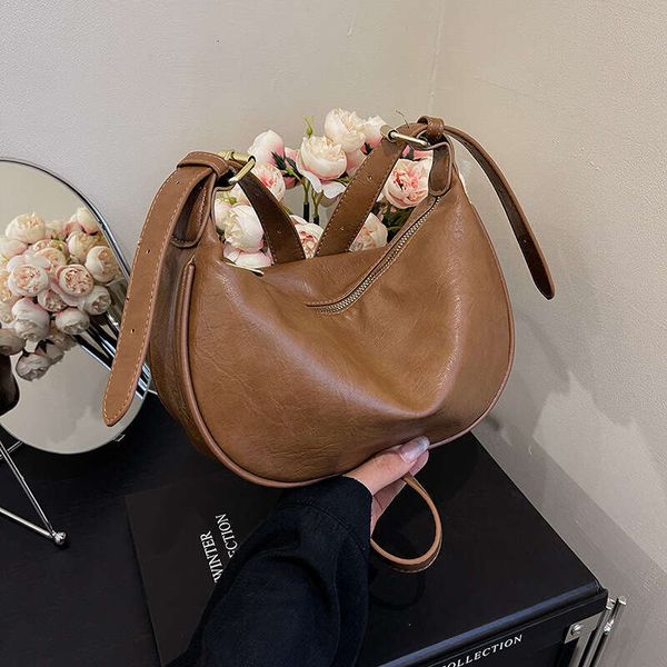 

Exclusive Women's Dumpling Bun Live Streaming New Fashionable Single Shoulder Crossbody Solid Color Versatile Premium Pillow Bag, Brown