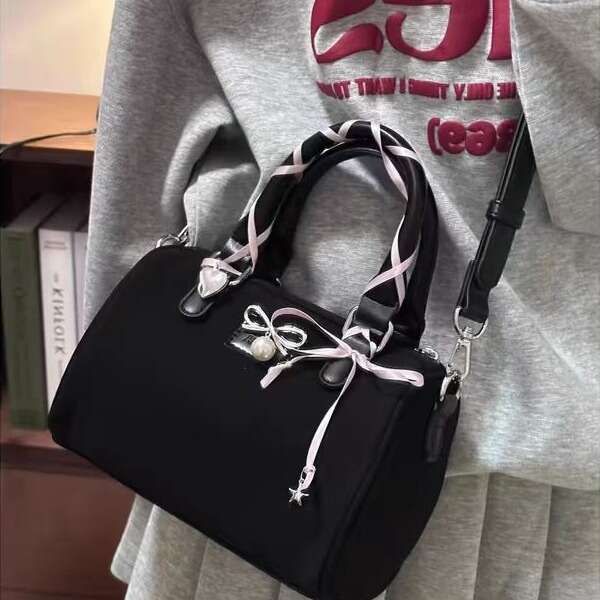 

2024 new fashionable high-end handbag, niche girl heart butterfly bow, Boston commuting single shoulder diagonal cross bag, Black