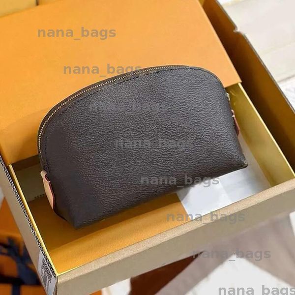

Travel Bag Designer Toilet Bags Fashion Clutch Purses Large Capacity Luxury Cosmetics Handbag Classic Makeup Bag BFG2412138, Burgundy