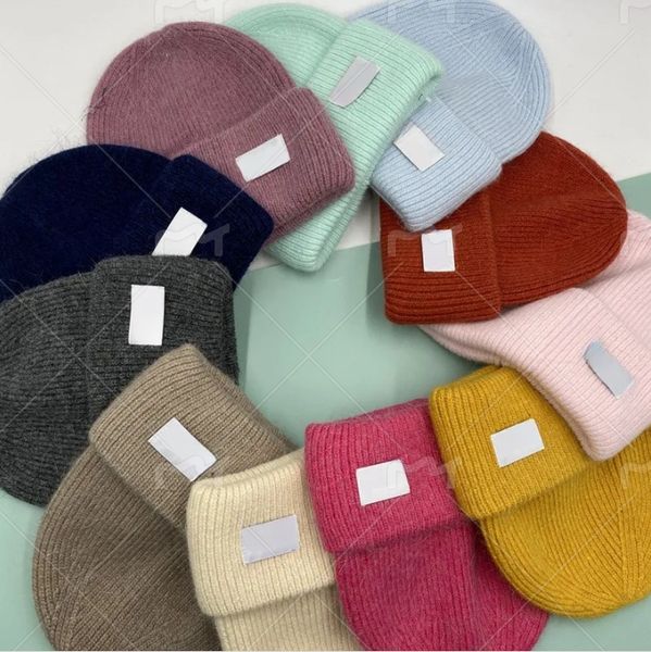 

Designer brimless solid color casual hat for both men and women, simple and casual unisex hat, warm knit winter hat, fashionable and classic outdoor multi color, Peach