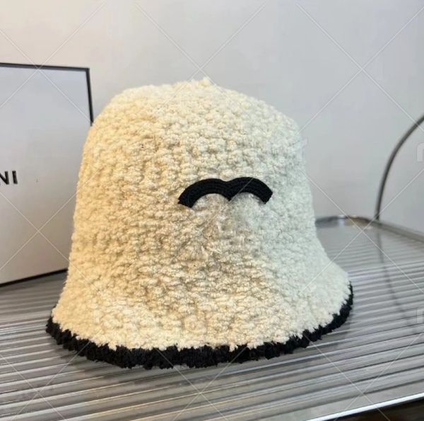 

Carefully selected big head circumference yarn lamb wool knitted hat designer men's and women's winter warmth classic brand letter embroidery solid color, Gold