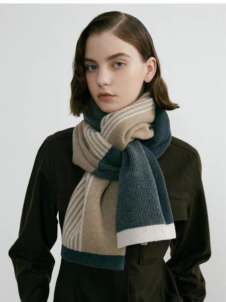 

1-608 Couples' All-Match Retro Knit Scarf - Cozy Winter Wear for Him & Her