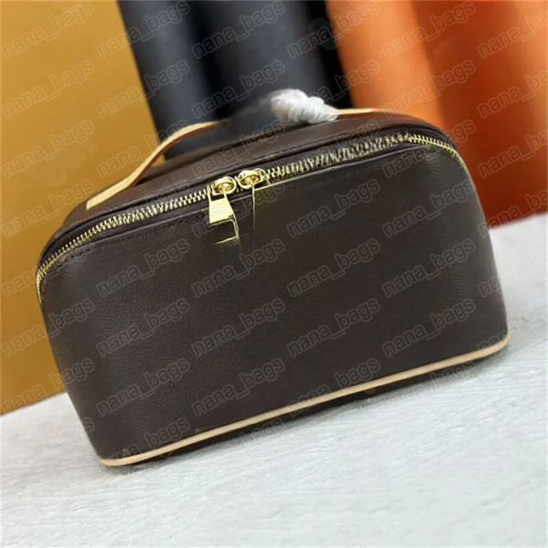 

Women Luxury Toiletry Bag Designer 2 Compartment Make Up Bags Mens Travelling Cosmetic Case Leather Flower Makeup Bag Wash Pouch Toilet Pack BFD2412171, Black