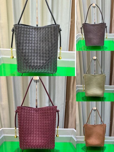 

Top of the line cowhide women's tote bag Dingdong bagWoven bagThe latest vintage small golden ball woven bucket bag, 4bag