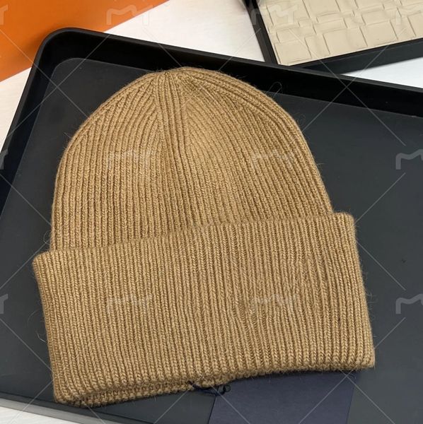 

Fashionable and casual double-layer cashmere knitted hat women's letter design autumn and winter outdoor travel warm men's cold hat woolen hat, Black