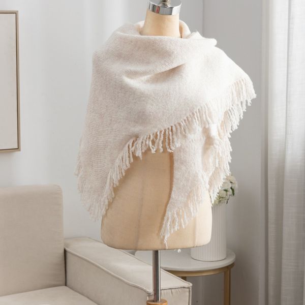 

Autumn and winter high-end Korean versatile tassel warm scarf --80902