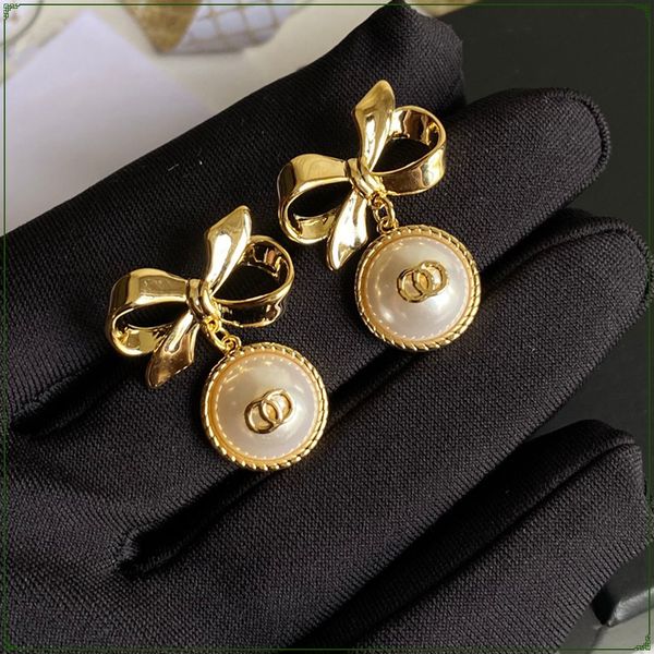 

Claic Ear Stud Crytal Rhinetone Pearl Bowknot Real Gold Bra Copper Stamp Letter Earring Fahion Women' Elegance Wedding Party Jewelry