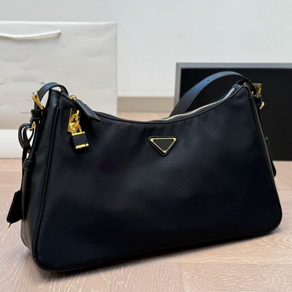 

Designer bags Classic nylon Shoulder bag Handbag Computer Bags Travel Bag Mobile phone bag Luxurys Purse Card Ccredit card slot Messenger Bag Fortune bag 40m, Black