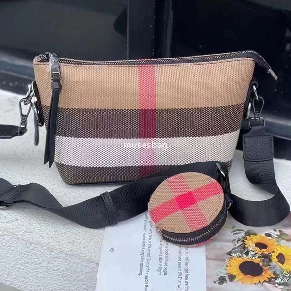 

European and American retro niche design women bags fashionable crossbody bags women new high-end plaid chest bags versatile and personalized shoulder bags, Burgundy