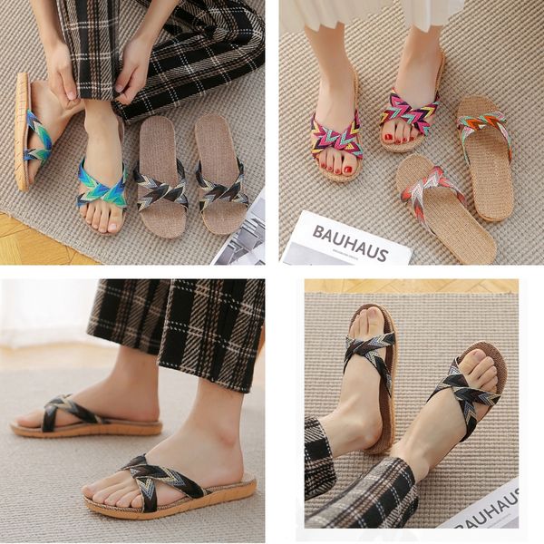 

2024 New Winter embroider Casual Shoes outdoor flat Slide sandal tazz slides luxurys Designer Slipper fuzzy sandale fluffy teddy bear Slippers woman black, Brown