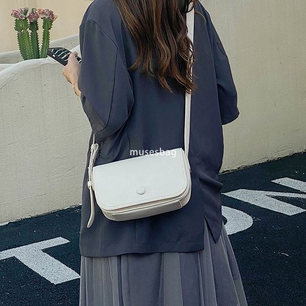 

Street trend, high-quality new high-capacity shoulder bag female niche design crossbody bag simple and atmospheric handbag, Black