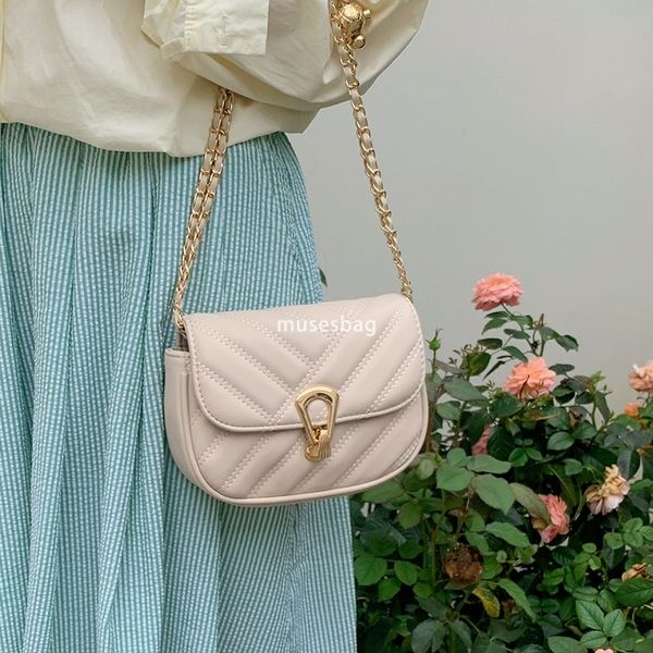 

Xiaoxiangfeng Lingge Chain Bag for Women's New Texture and Elegance Unique Design Single Shoulder Bag Crossbody Small Square Bag, Black