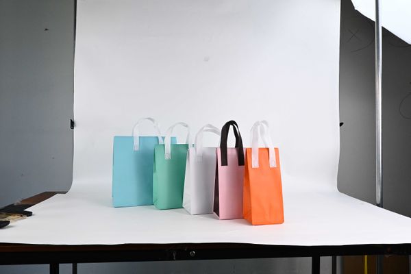 

Hot Pressed Laminated Non Woven with Aluminum Foil Grocery Shopping Bags Picnic Food Insulated Lunch Totes Thermal Cooler Bag, Multi-color