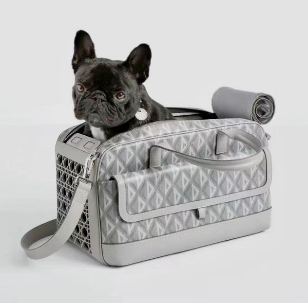 

YUEXUAN Designer Tote Bag Breathable Portable Cat and Dog Pet Bag for Outings Pet Supplies Shoulder Hand Fashion Pet Crossbody Women Luxury Letter D Bag Wholesale, Multi