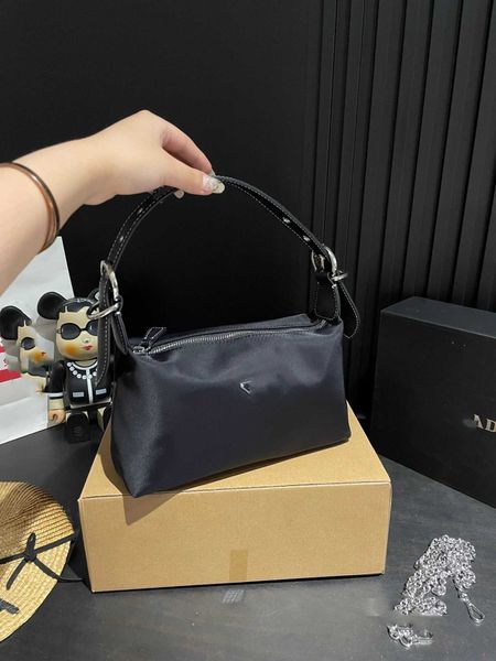 

24 new Daily womens bag single shoulder crossbody bag chain denim blue single shoulder underarm French stick bag portable mahjong bag