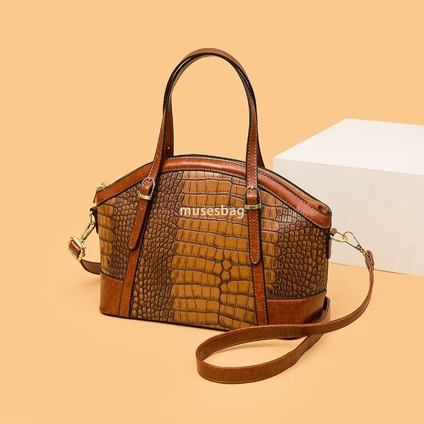 

European and American retro niche design fashion trend crocodile pattern single bag women's shoulder bag fashion large capacity leisure bag travel backpack, Red