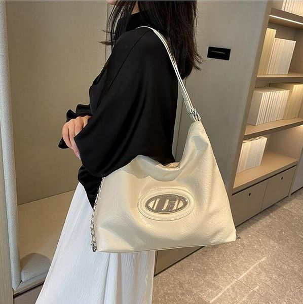 

Sales factory shoulder bags 6 colors niche design solid color leather handbag street trend silver bucket bag personalized metal decorative women backpack 9085#, Beige