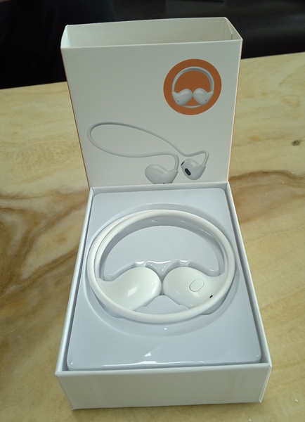 

Earcuffs Bone Conduction Earring Open Ear Wireless Bluetooth Earphone for Sports Long Calls, Yellow