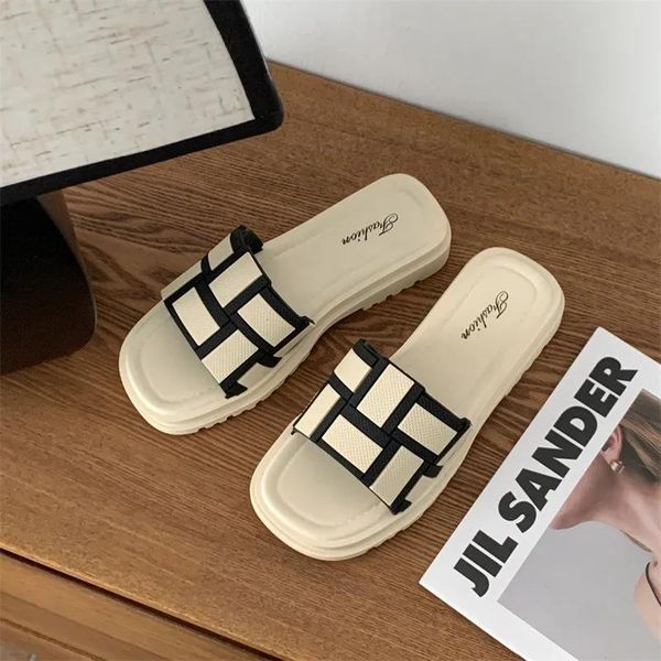 

New flat sandals for spring summer 2024 casual and versatile for outdoor wear beach slippers fashionable plaid one line slippers for women, Blue