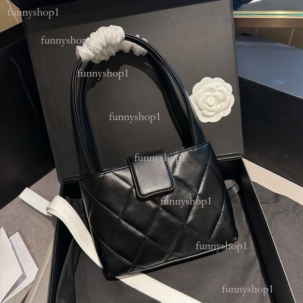 

Hand underarm bag elegant rhomboid style delicate compact lightweight simple look intellectual clever shoulder bag, Orange