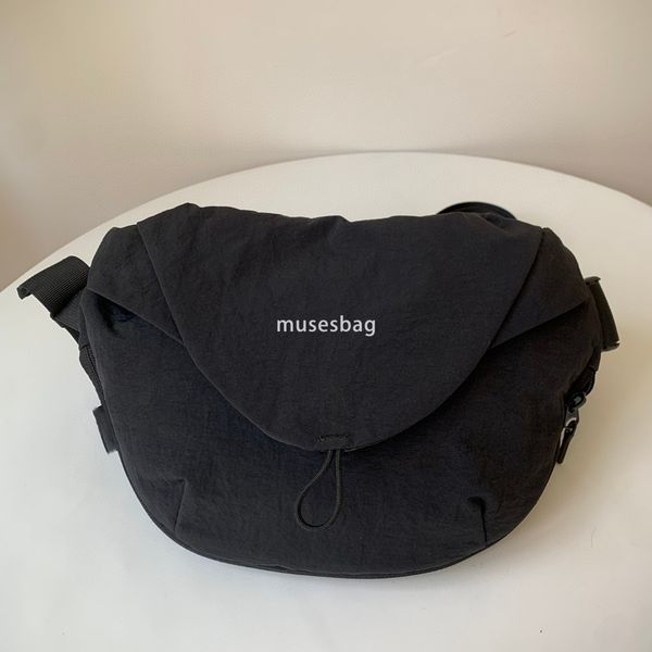 

New magnetic women's bag casual breast bag Women's summer cycling crossbody bag boys fitness sports shoulder waist pack waterproof, Black