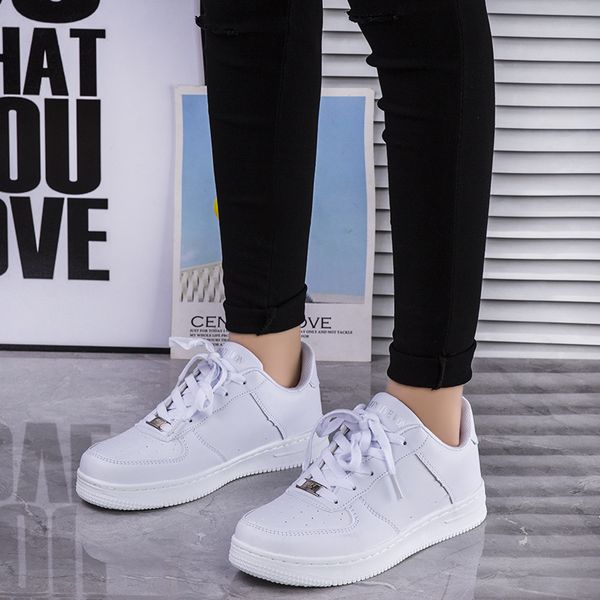 

2024 Designer Casual Shoes Low for Mens Womens Sneakers Patent Leather Black White Blue Camouflage Skateboarding Jogging Sports, Red