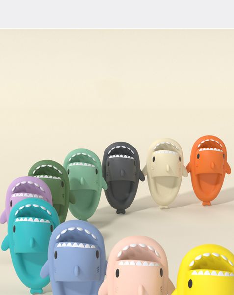 

2024 summer new Slippers cartoon style funny cute Gradient Shark mouth blue green black slippers outside comfortable
