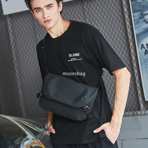 

New crossbody bag men's fashion brand cross-border men's shoulder bag Fashion messenger bag Student casual satchel day backpack, Black