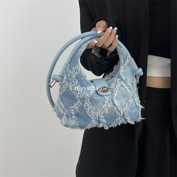 

Retro denim bag woman new niche design sense fringe crossbody bag fashion simple single shoulder bag tide, Blue