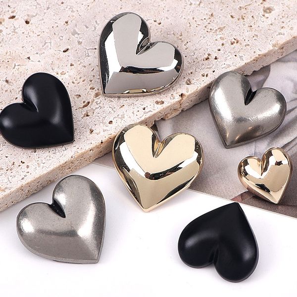 

Decorative Women's Fashion Accents: Dainty Golden Heart Buttons Adorned with Genuine Plastic Pearls