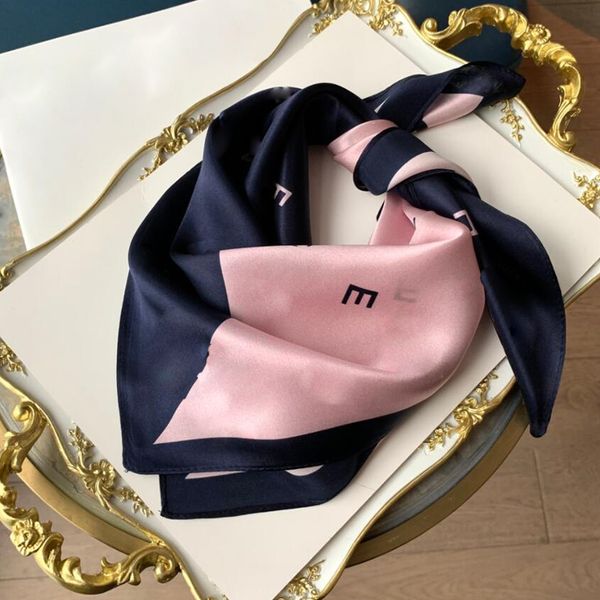 

Women Designer Silk Scarf Fashion Wrap Head Scarfs Square Silk Twill Pashmina Scarves Shawl Pleated Birthday Gift Headscarf Easy to Match Soft Touch Size 70*70CM