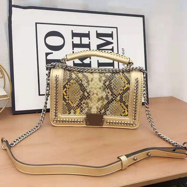 

Real Designer CC Real 1:1 Quality Women luxurys Dinner bag leather Shoulder bag Messenger Chain Bag Clutch Flap crossbody lady clutch Fortune bag Gilded Hardware 26m, White