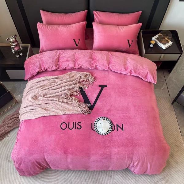 

Designer 4 thickened crystal veet warm bedding Winter 3 piece set beding, White