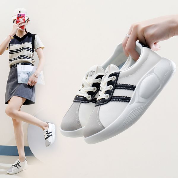 

2024 autumn new Korean ins breathable white shoes female low-top casual board shoes thick bottom muffin shoes, Black