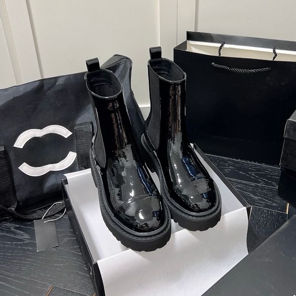 Elegant Leather Winter Boots for All