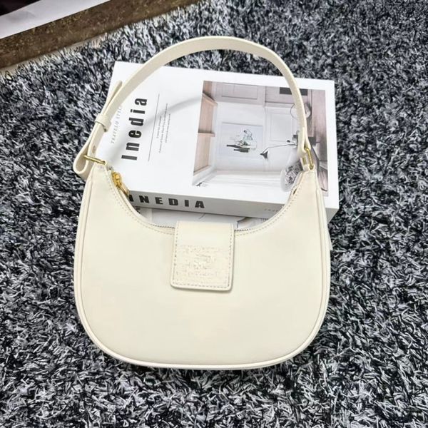 The latest AVA underarm bag in genuine leather and cowhide version is fashionable and versatile It is lightweight and has a large shoulder strap with adjustable