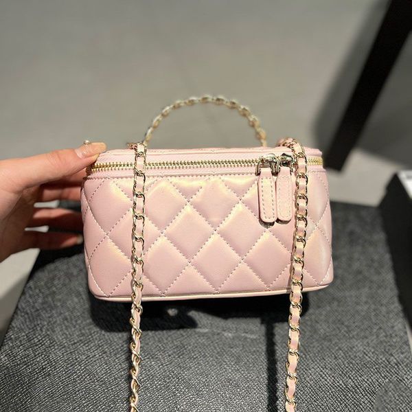 

Designer bag Pearl handle bag Makeup Bag Crossbody Bag Small Vanity With Chain quality leather Crossbody Bag saddle bag luxurysHandbagsl Zipper cosmetic bag 17m, Pink