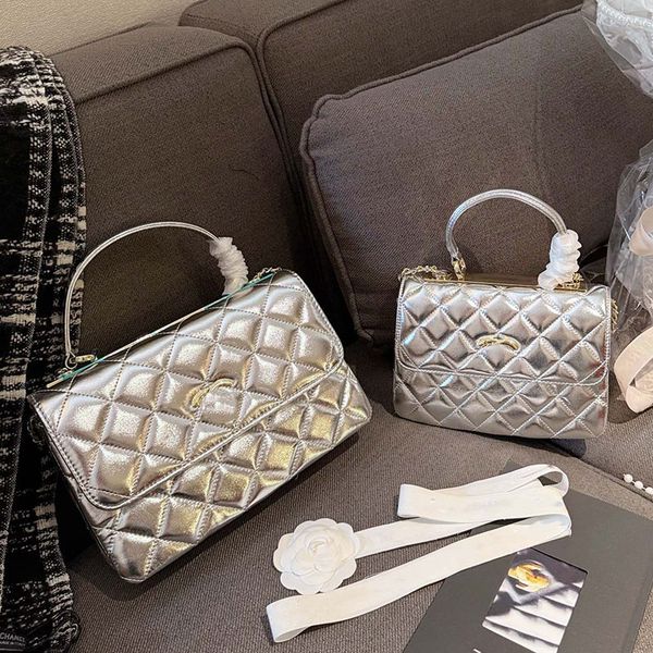 

Designer Ladies Fashion Clamshell Bag Luxury Sheepskin Hollow Sequin Embellished Top Handle Gold Buckle Hardware Shoulder Bag Tote Bag Party Makeup Bag 20/25cm, Silver