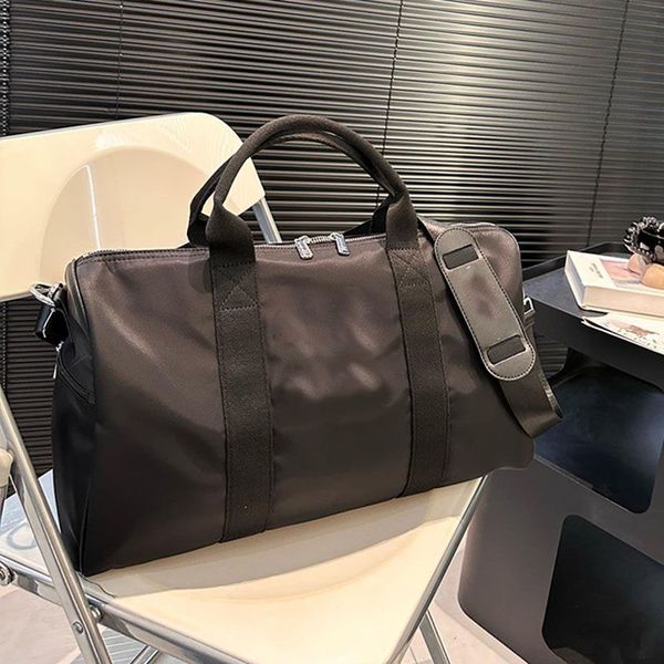 

Designer Duffle bag Classic Travel luggage for men Large capacity handbag totes shoulder Bags mens womens large capacity travel bag Letter design package 44CM, Black