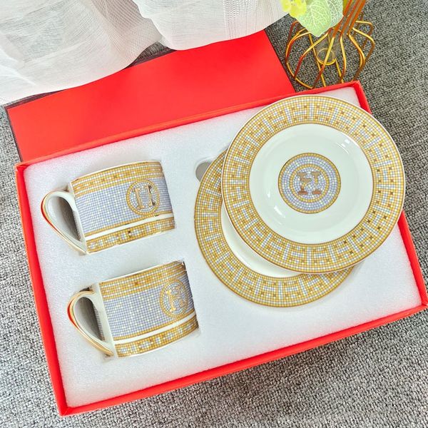 

Top Fashion Afternoon Set Black Tea Cup Coffee Cups 2 Saucer Gift Box, Camel