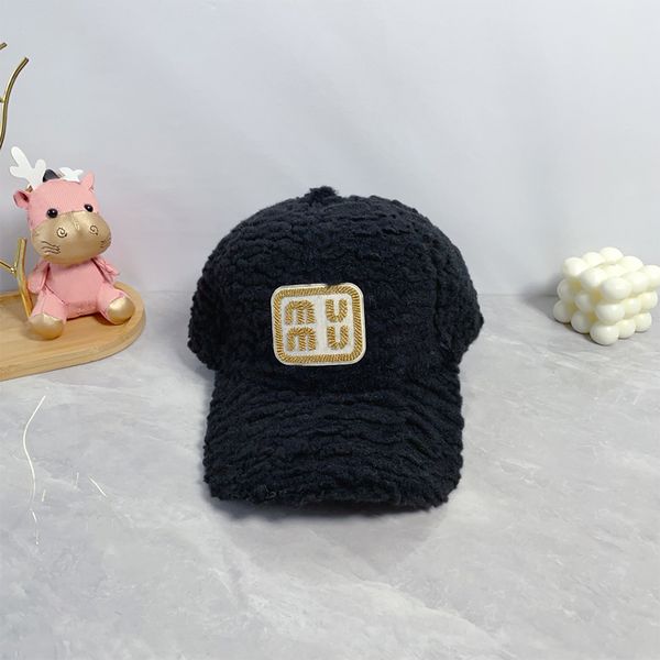 

New High Quality Knitted Hat Versatile Insulated Windproof Coldproof Letter Skull Caps Serviceable Soild Beanies In 4 Colors Available, C2