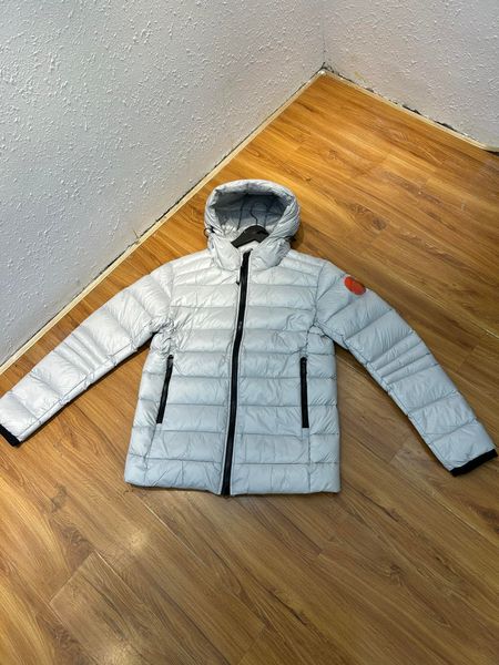 

2024 new Mens Jackets Classic Men Fashion Designer Brand Down Jacket Parkas Man Epaulettes Trend Winter Warm Cotton Outdoor Outwear Coats E2227 thin and light, Blue