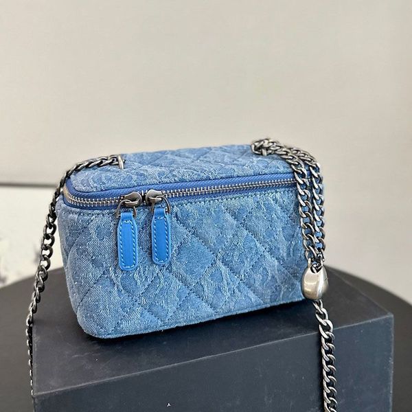 

Designer bag Makeup Bag Silver chain love ball Camellia Box Crossbody Bag Small Vanity With Chain quality leather Crossbody Bag saddle bag luxurys Handbags 18m, Blue