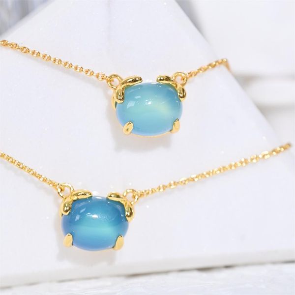 

Blue natural blue agate Klein blue light luxury versatile high-end 925 silver necklace
