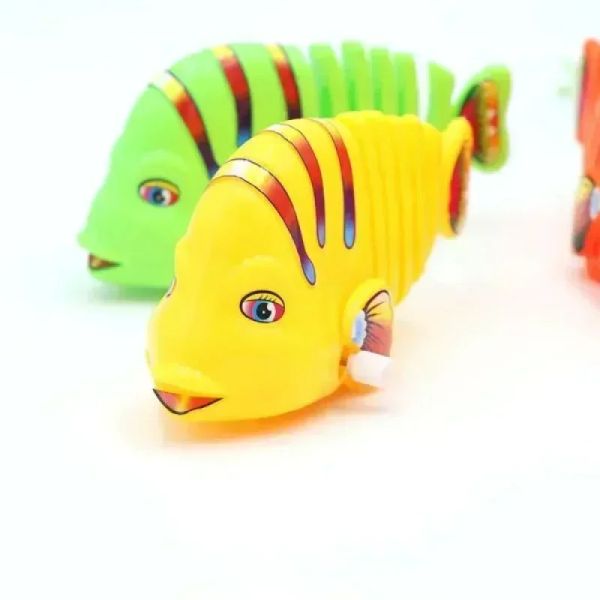 

Color Random Plastic Wind-Up Wiggle Fish Toys Running Clockwork Classic Toy Newborn Spring For Children