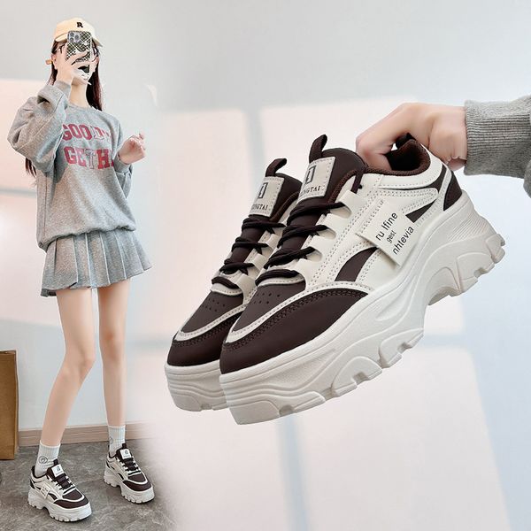 

ins Korean version of the new pops shoes female 2024 autumn students running sports thick bottom height increase leisure street shooting, Brown