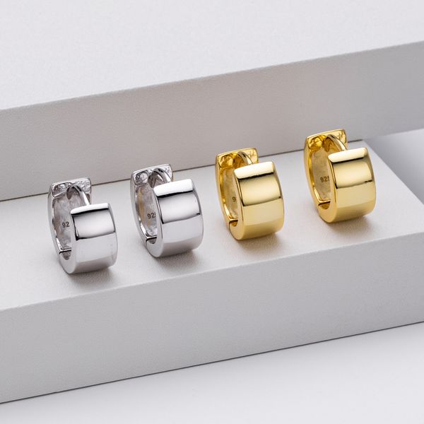 

Elegant Small Silver S925 Stud Earrings with Modern Design for Women
