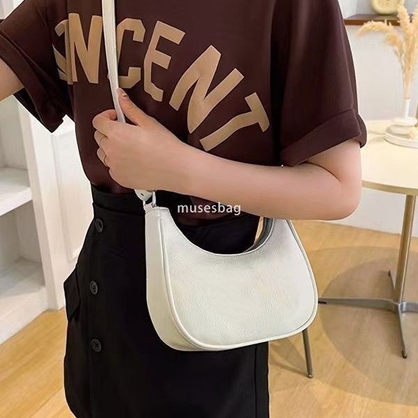 

Women's French Style Diagonal Crossbody Crescent Bag - Solid Color, Stylish & Functional, Black