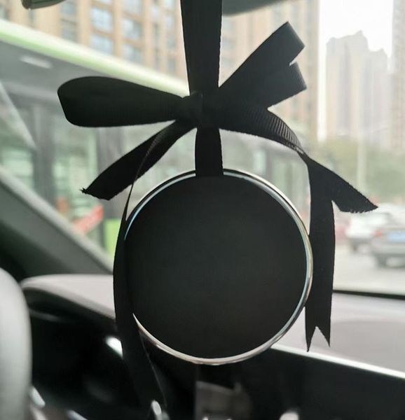 

Round Car Aromatherapy Air Outlet Family Solid Incense English Pear Lime Basil with support 30g