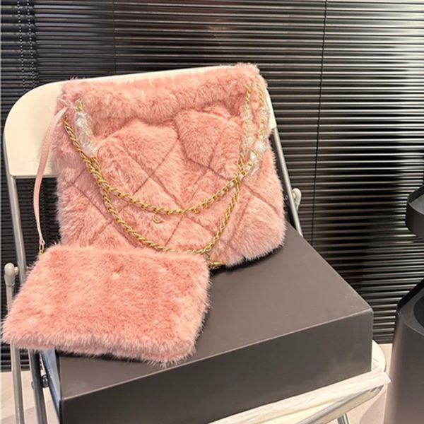 

2024 Furry Tote Bag Woman Totes Designer Chain Bags Medium Diamond Shopping Bag Inside Pocket Winter Gold Letter 10A, Black(30*30cm)